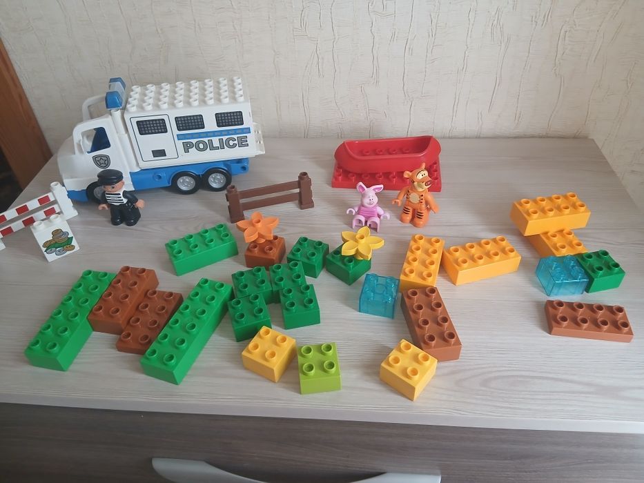 Лего Дупло Поліцейська машина