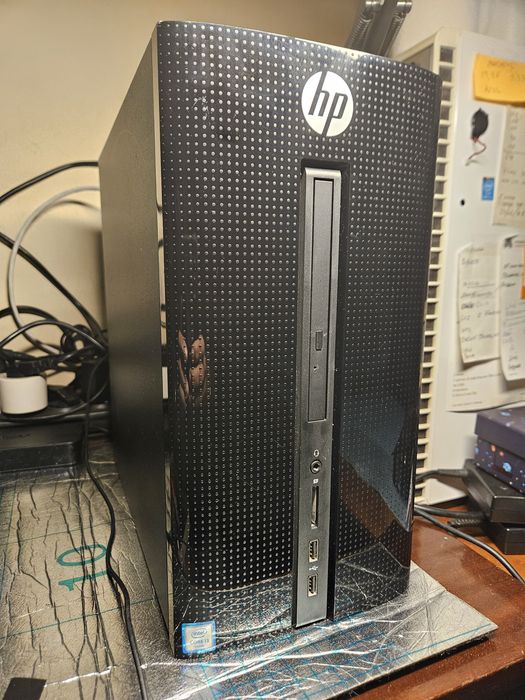Desktop HP 460-P001np .i3-6100T. 8gb ddr4.ssd Intel 180gb. Radeon R5 M320 2gb