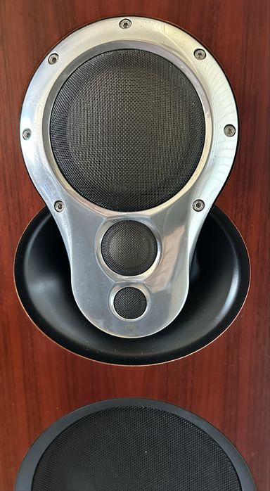 Linn Akurate 242 - colunas hifi de referência