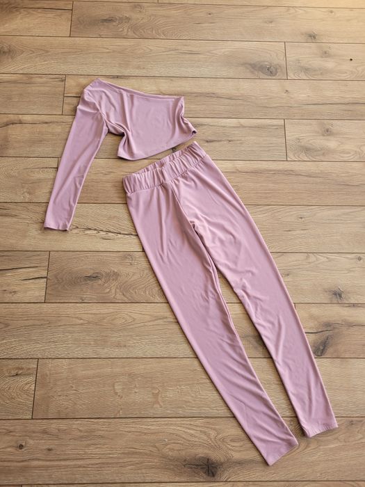 Komplet Victoria top I leginsy modelujące lilia