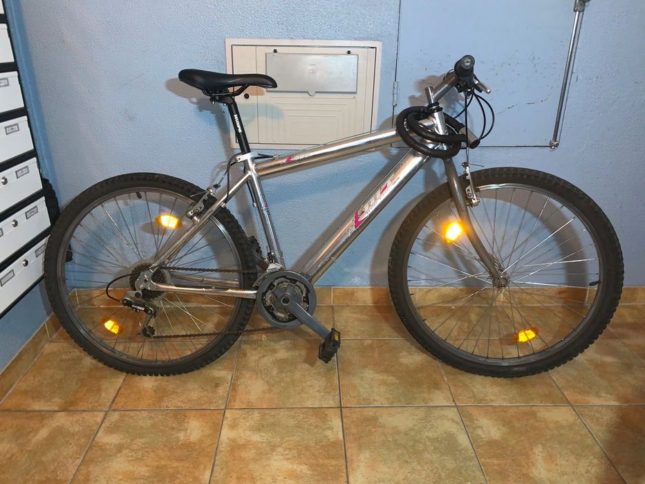 Bicicleta Cinza Aro 24
