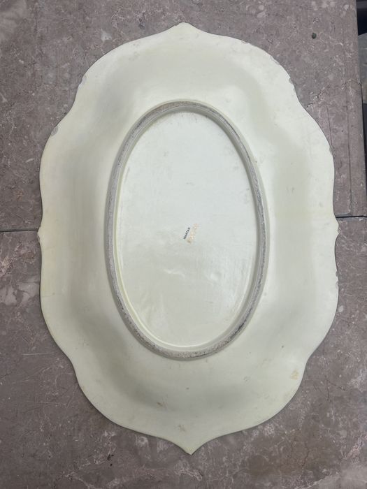 Antiga Travessa Oval Festonada Martan Alcobaça — Pintada à Mão (Vintage)