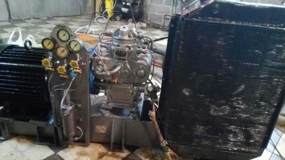 Компрессорная  станция для заправки авто метаном,газом и други.