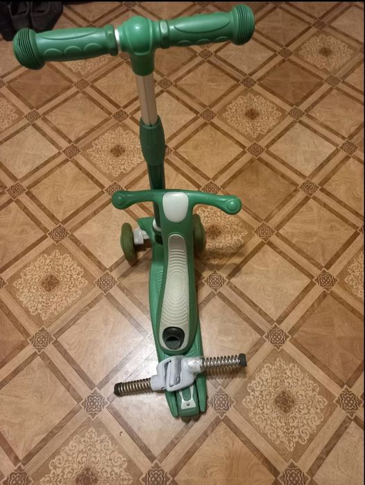 Дитячі велосипеди,самокати.