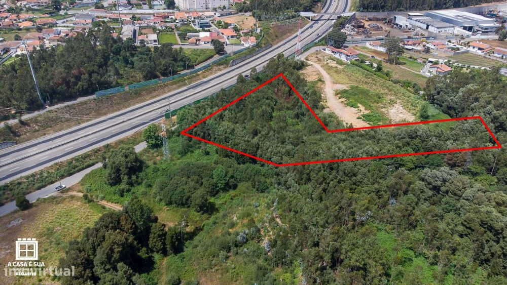 Terreno com 9.970 m2 em Rio Meão, St. ª M.ª Feira - Exclusivo — Rio Meão, Aveiro