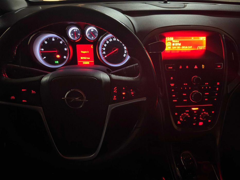 Opel Astra J - 1.7 CDTI Cosmo  - 125cv