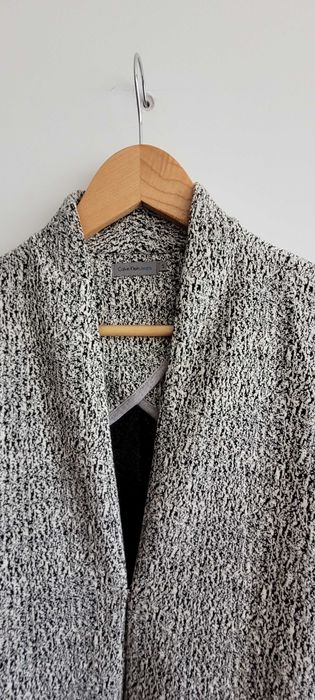 Casaco completamente novo