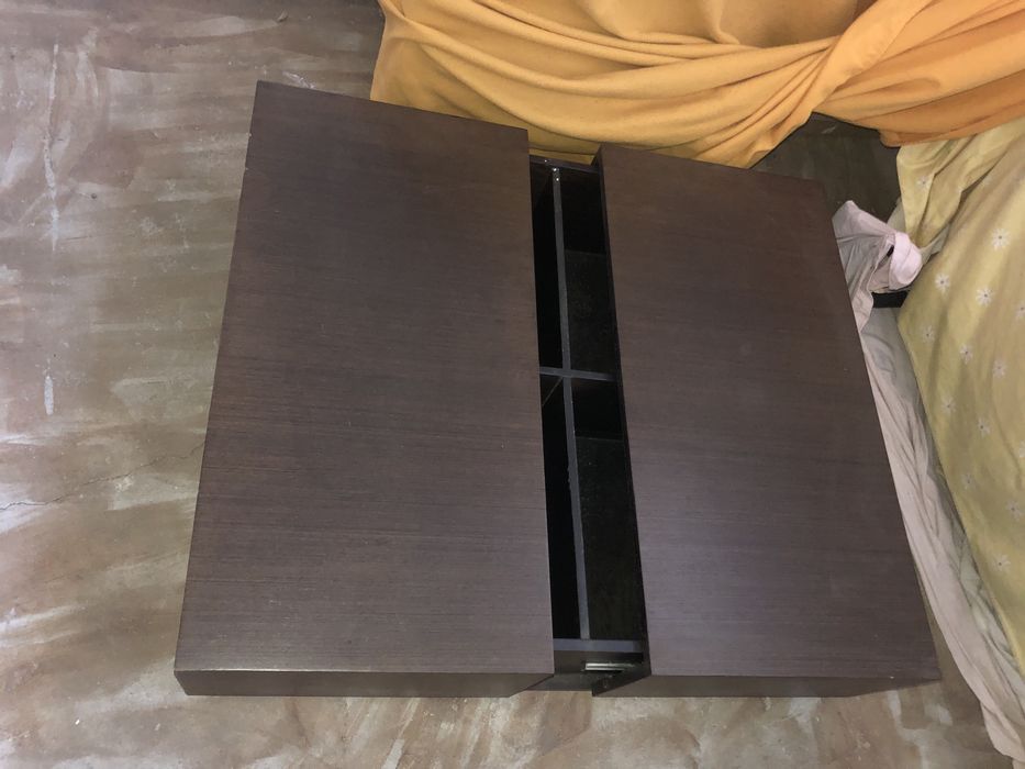 Mesa de centro usada em muito bom edtado.