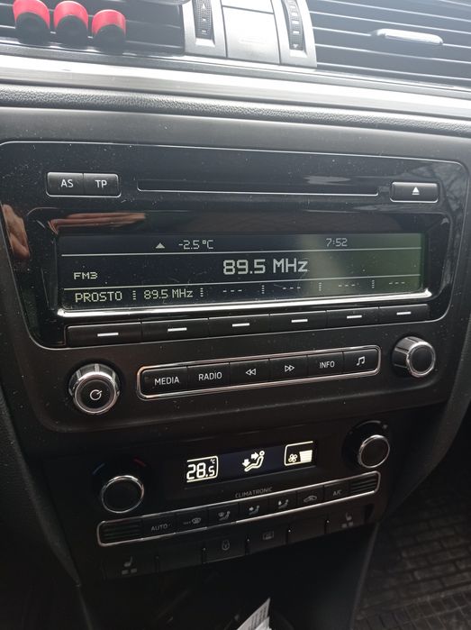 Продам автомагнитолу,