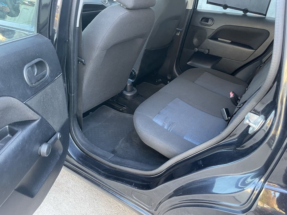 Fiesta 1.4 b klima 2006r *niski przebieg