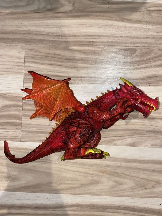 Smok zabawkowy ruchome elementy