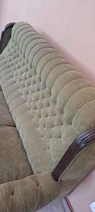 Продам розкладний диван і 2 крісла.(Клара)