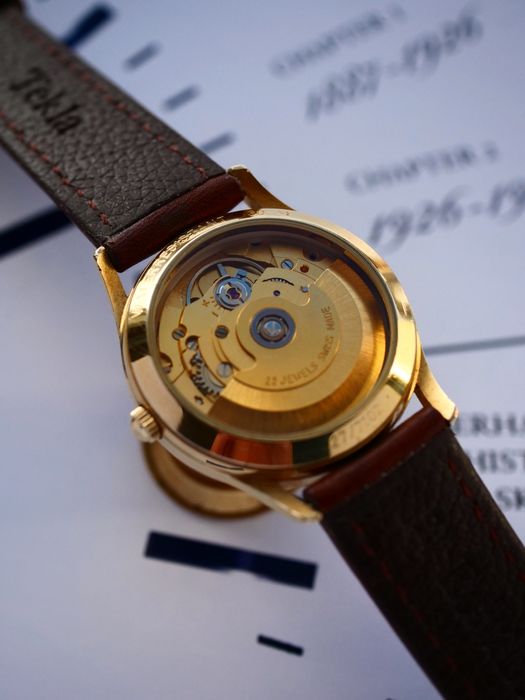 Junghans zegarek automatyczny sygnowany swiss made przeszklony dekiel