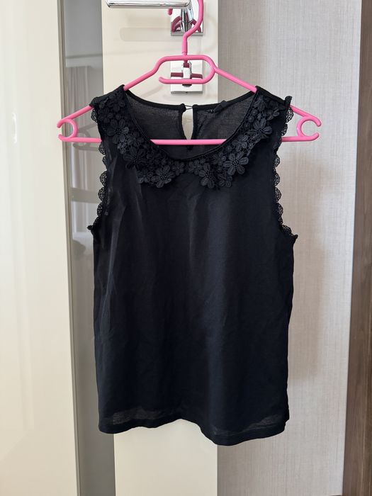 Czarna bluzka z koronką bez rękawów elegancka kołnierzyk Topshop basic