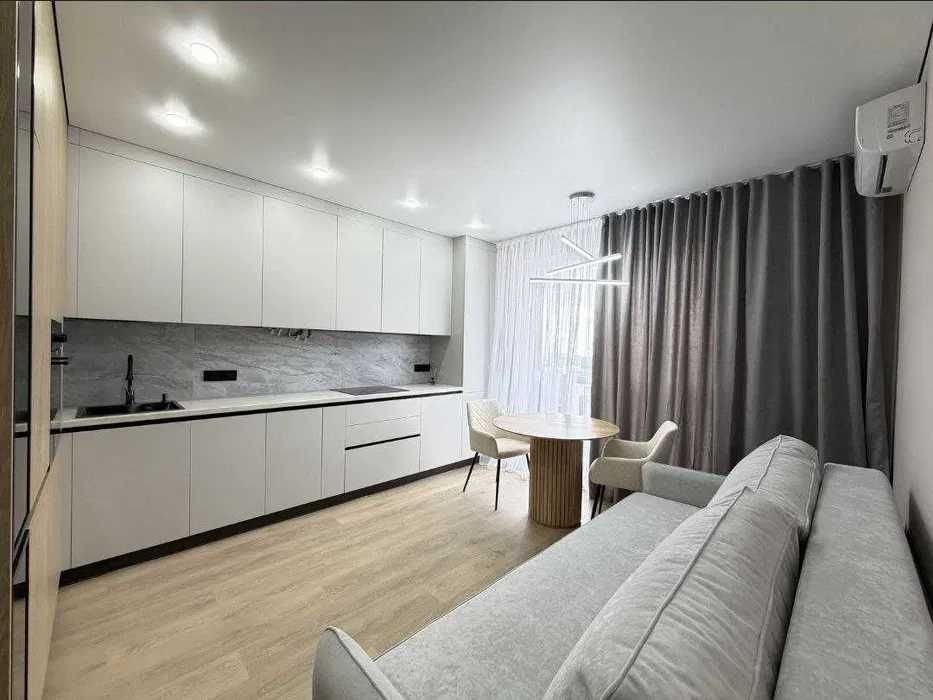 Продажа 1к квартири, вул. Чорновола 27 центр Києва