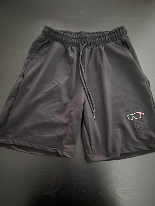 Conjunto Homem Preto Tamanho L -Shirt + Calções Karl Verão, Férias
