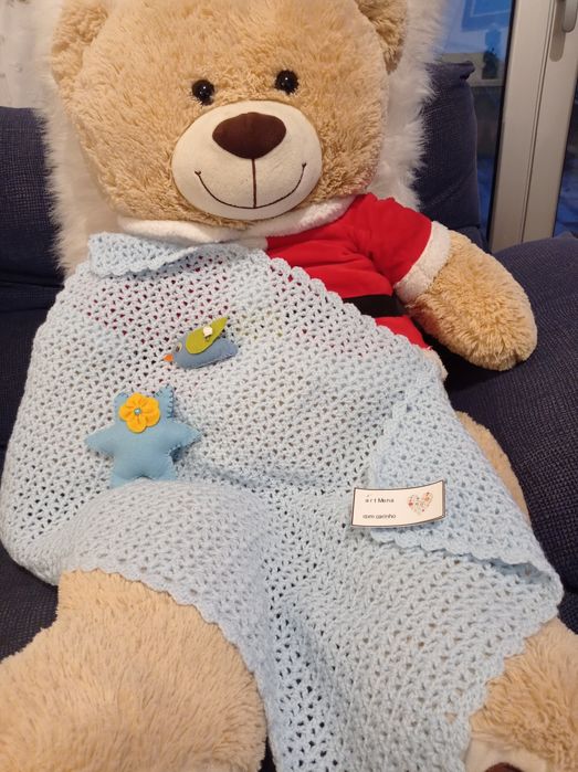 Manta de bebé  feita à mão nova.