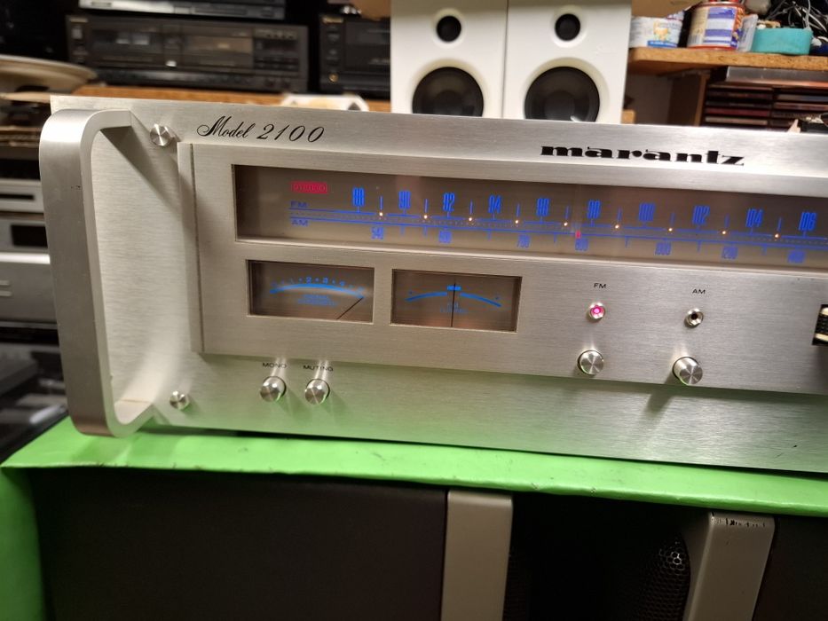 Tuner Marantz 2100