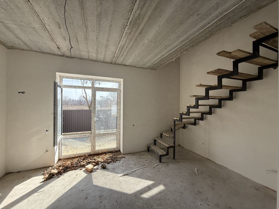 Продаж 2 поверхового таунхауса з ділянкою на 1.5 сотки, 72 кв. м,