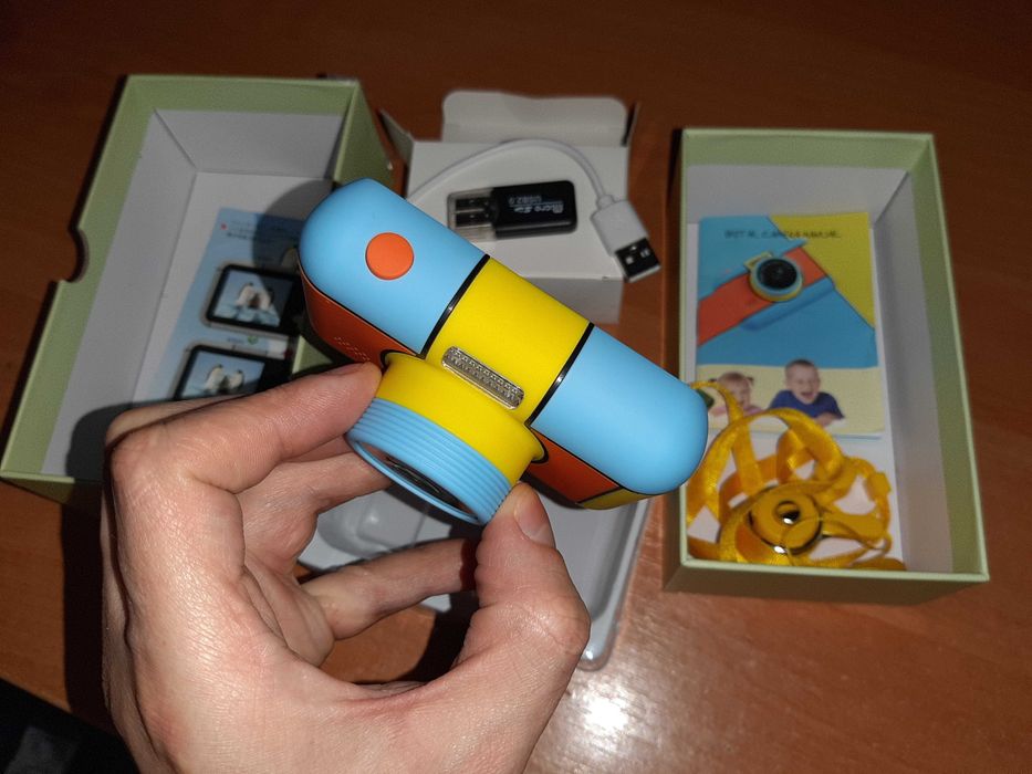 Дитячий фотоапарат  – спеціальна камера для дітей,