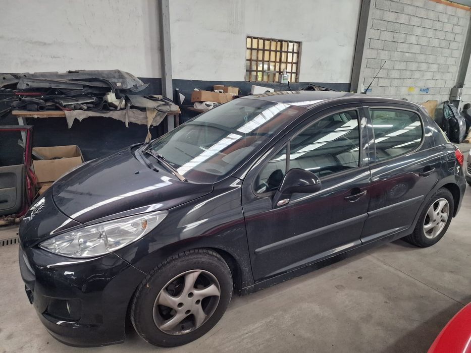 Peugeot 207 motor 1400 HDi muito económico selo barato nada a fazer