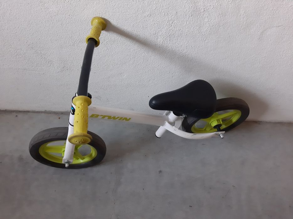 Bicicleta de equilíbrio sem pedais