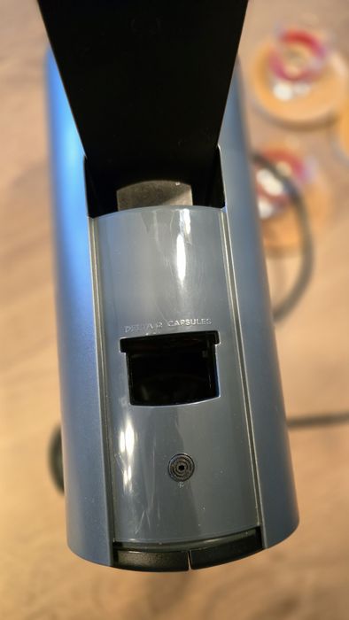 Máquina Delta Q Quick + 4 Copos Expresso