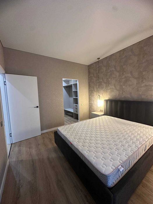 Власна 1к квартира в 66Ж з гардеробною як у Керрі Бредшоу