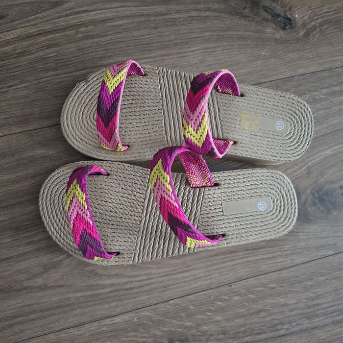 Kolorowe klapki damskie