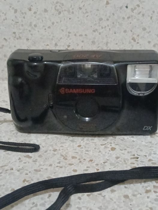 Máquinas fotográficas, Kodak e Samsung