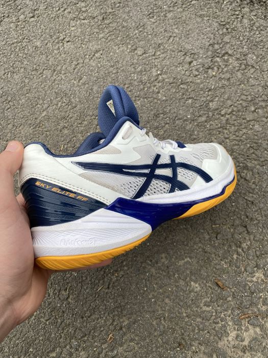 Волейбольні кросівки Asics sky elite ff