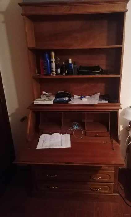 Mesa Secretária com gaveteiro