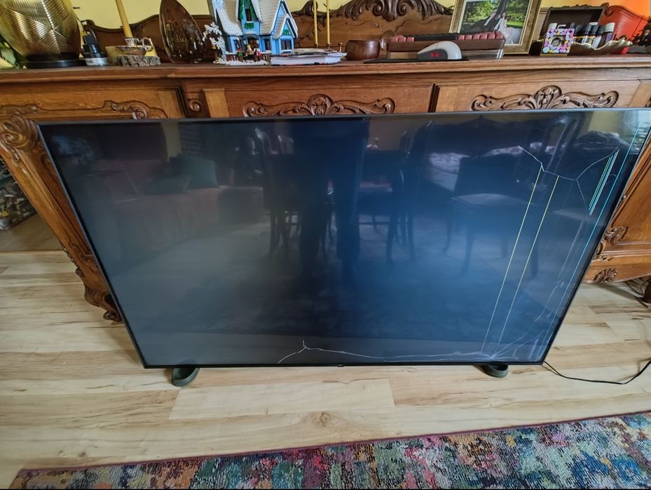 Telewizor 65UP77003LB LG uszkodzony