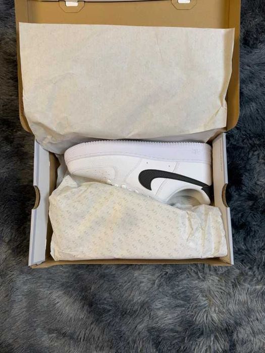 Nike Air Force 1 White and Black R.41