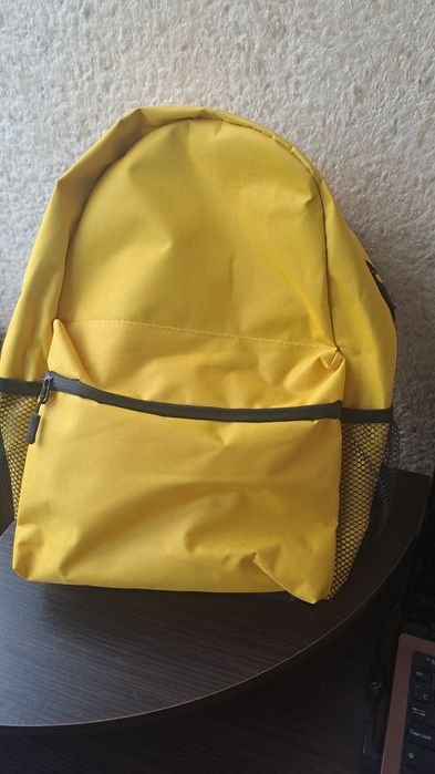 Рюкзак легкий жовтого кольору