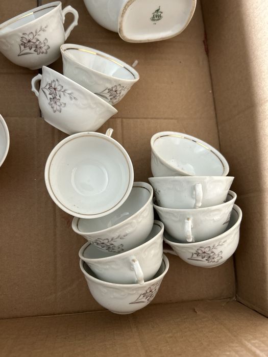 Used tea set482693753833400321