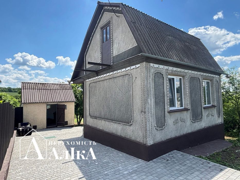 Продам невеликий будинок з новим ремонтом