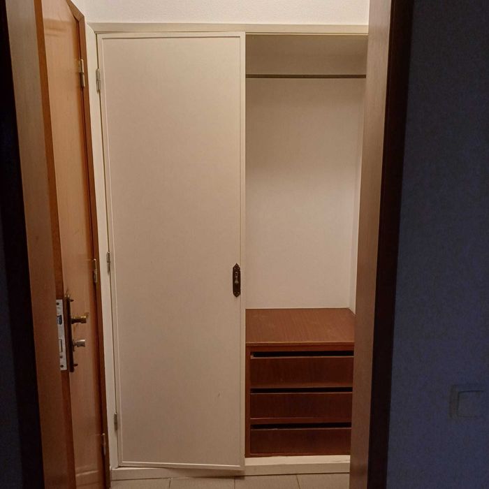 Quarto Suite - Mobilado no Centro do Cartaxo / Casa Banho Privativa - Rua José Ribeiro da Costa