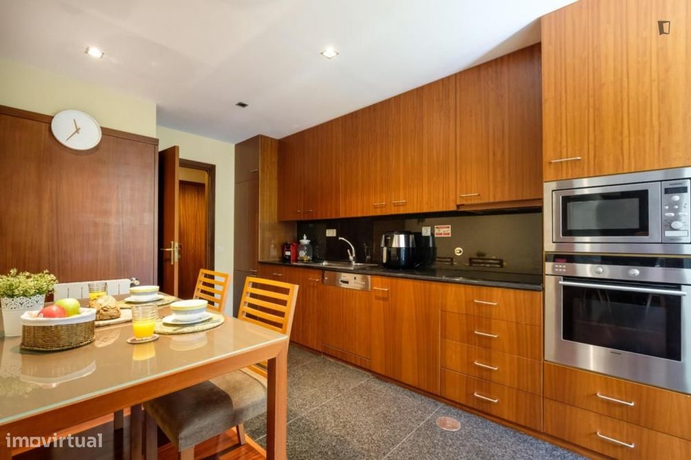 Apartamento com 3 quartos - localizado em Braga