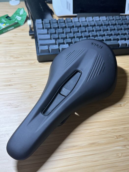 Selim Fizik vento argo X3 pouco uso