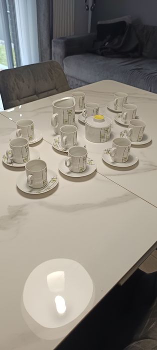 PRL Porcelana 4 komplety to co na fotografii.