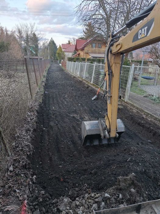 Prace ziemne koparka 5t