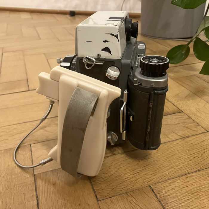 Mamiya Press 23 Sekor 100mm f/3.5 kaseta 6x9 na film 120 grip