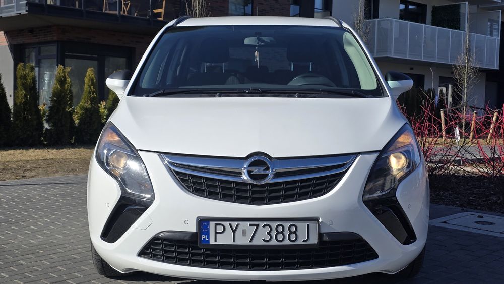 Opel Zafira 1.6 CNG,2012r,7-osobowy,nowy rozrząd,klimatyzacja,elektryk