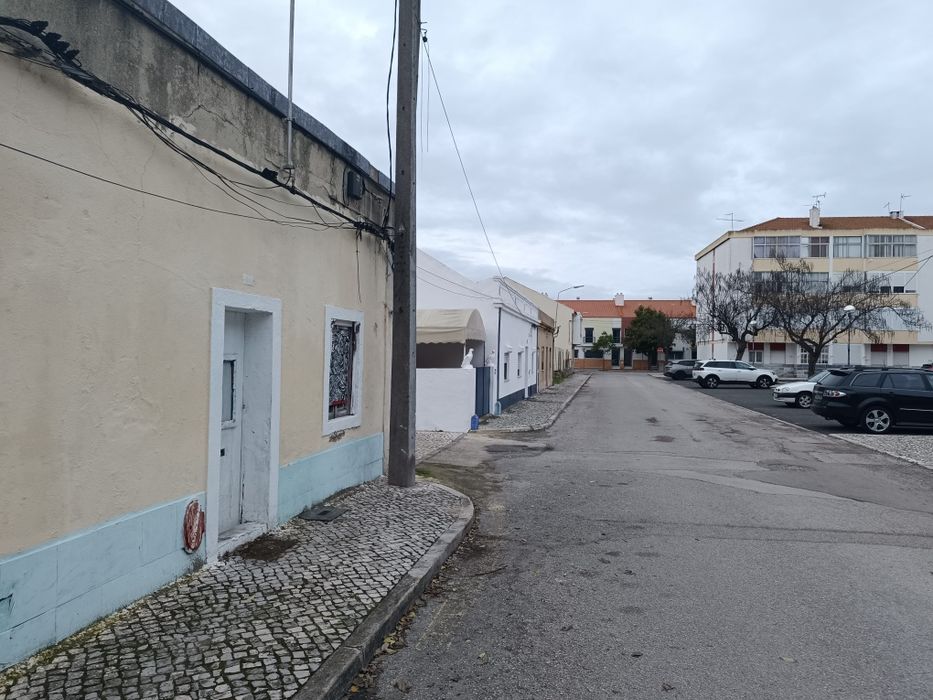 2 casas para reconstruir, com logradouro