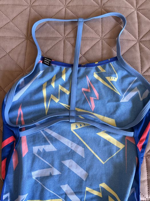 Продам купальник на дівчинку Adidas