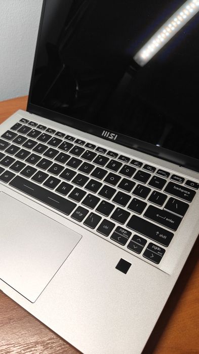 Laptop dla studenta 14 cali z czytnikiem linii papilarnych. RTX 2050 1.49kg