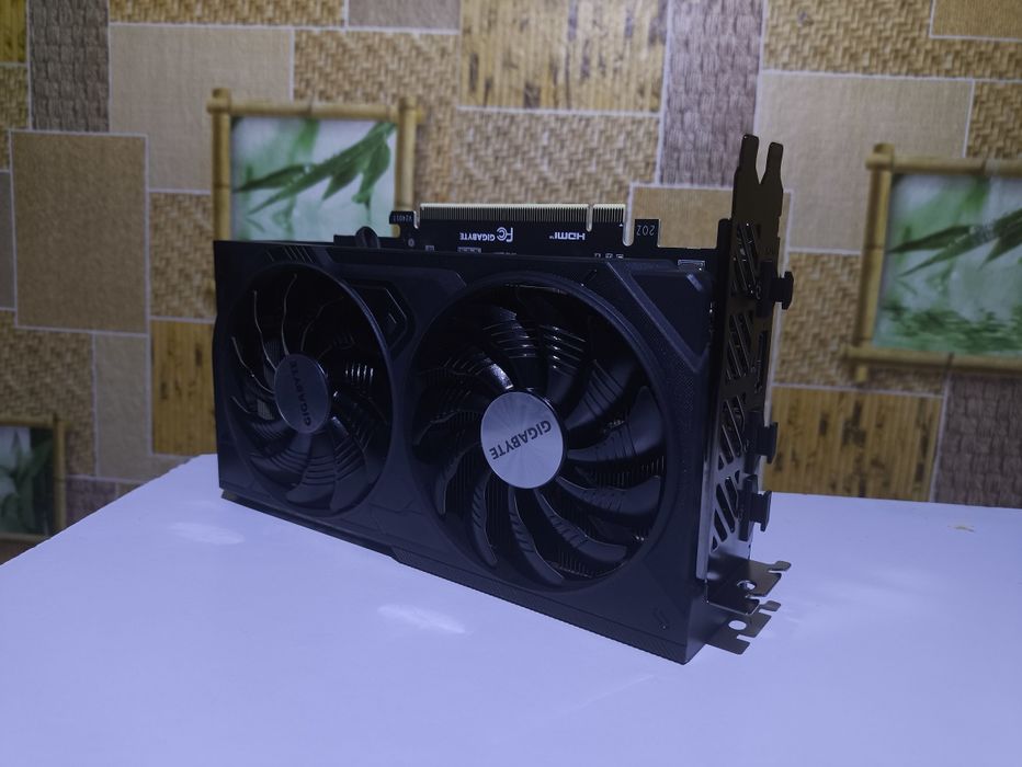 Відеокарта GIGABYTE GeForce RTX 4060 Ti WINDFORCE OC V2  8G.