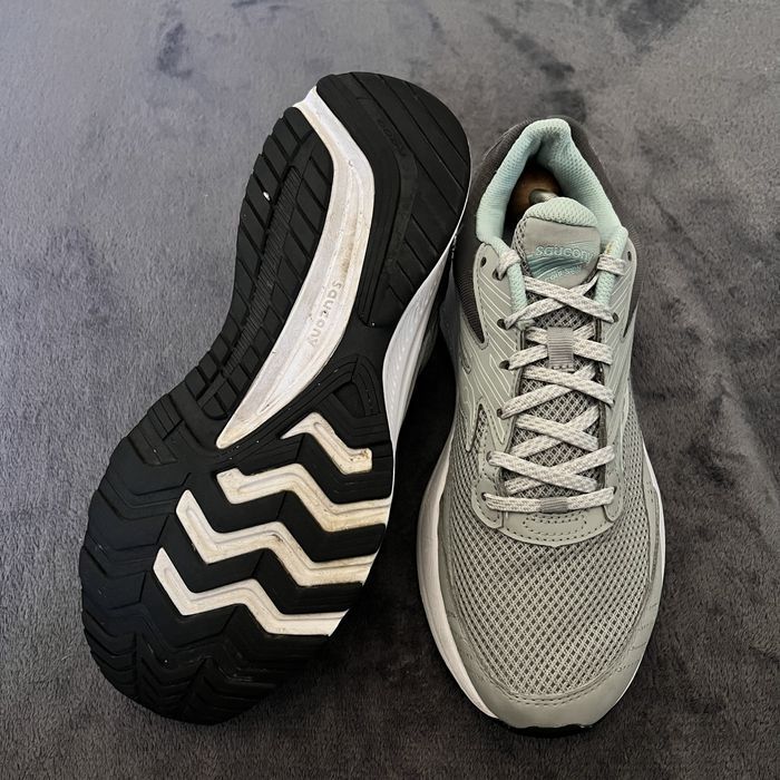Жіночі кросівки Saucony cohesion. P. 41.