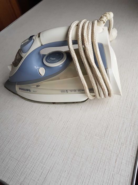 Утюг Phillips Azur 4850/02 в хорошем состоянии.